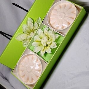 Bath Set Soap + Sachet Hallmark Signature